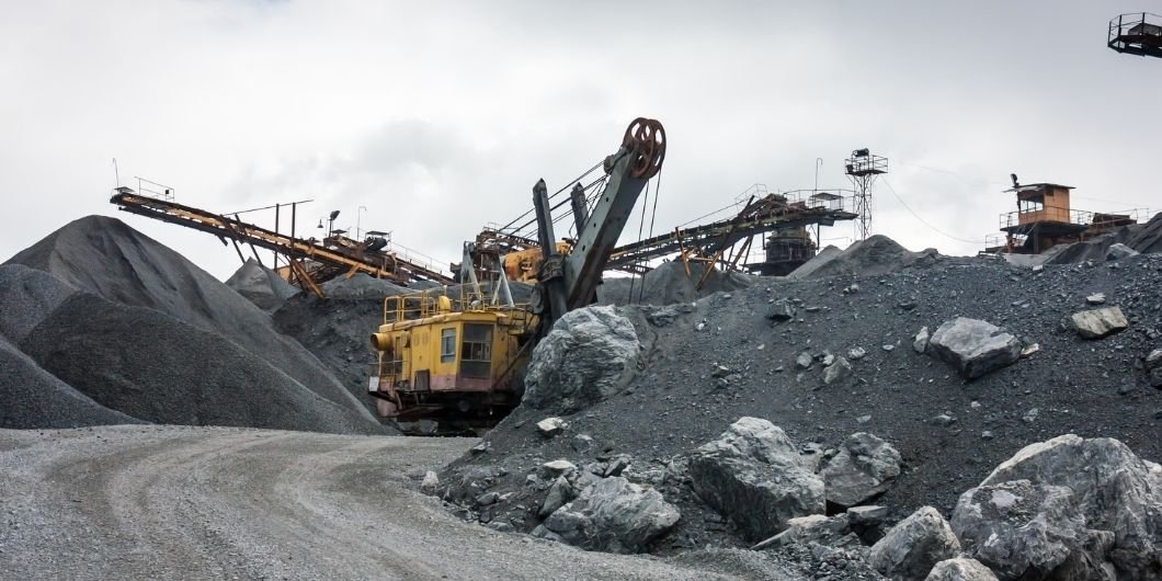Police recover 2,400 tonnes of iron ore linked to NMDC block in Ballari case