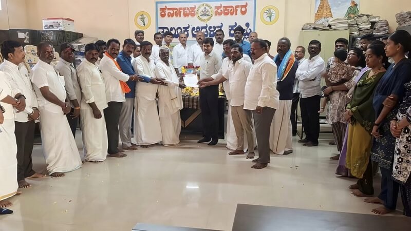 Kampli leaders demand action against fake caste certificates at Valmiki Jayanti event